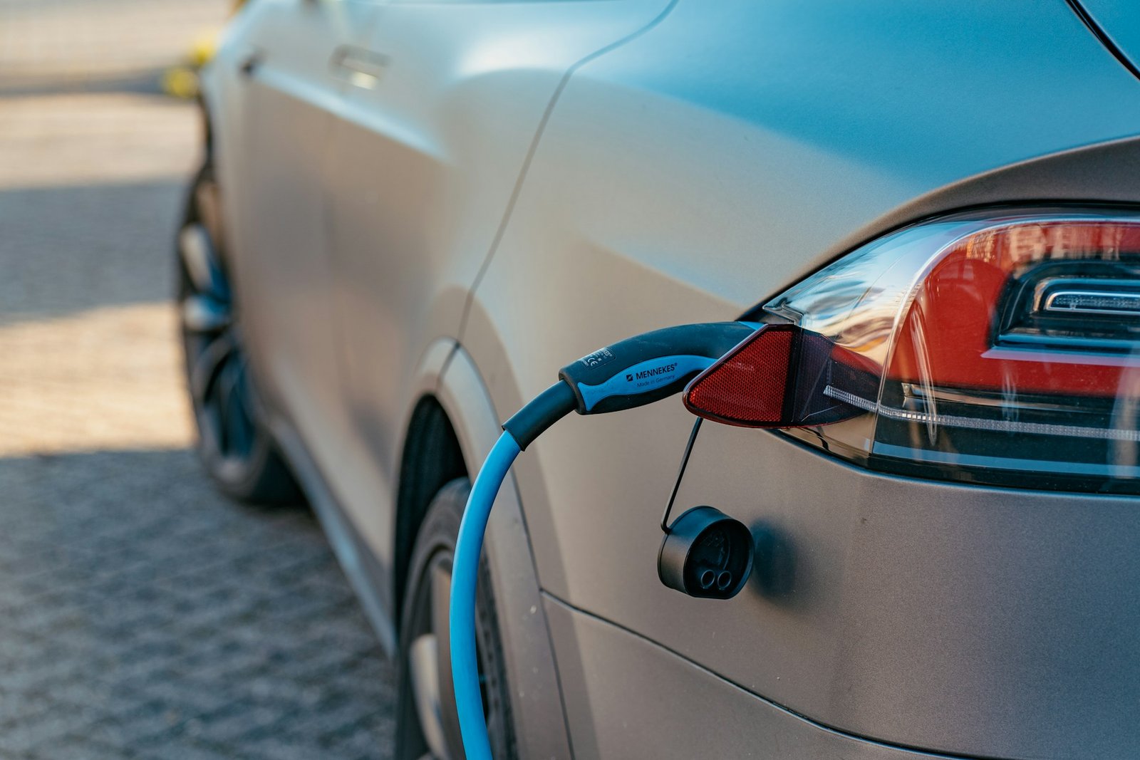 EV Charger Installation in Phoenix, AZ – Save More with Our Lower-Cost Solutions